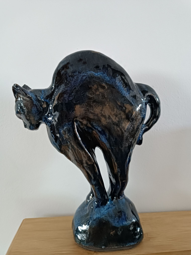  Vendues 2 version Chat effrayé  deux sculptures 