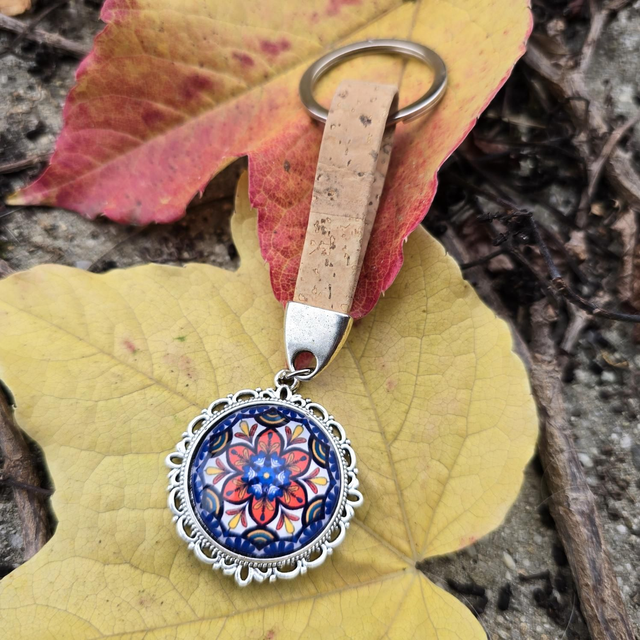 Porte-clés en liège plat naturel et cabochon n°6