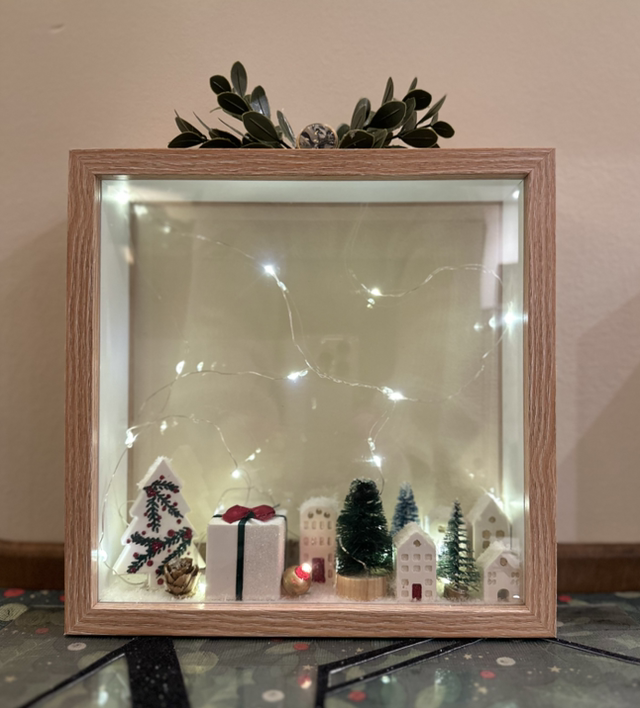 APRICOT CHRISTMAS SHADOW BOX