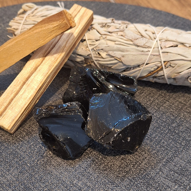 OBSIDIAN (RAW) (approx 30-40g)