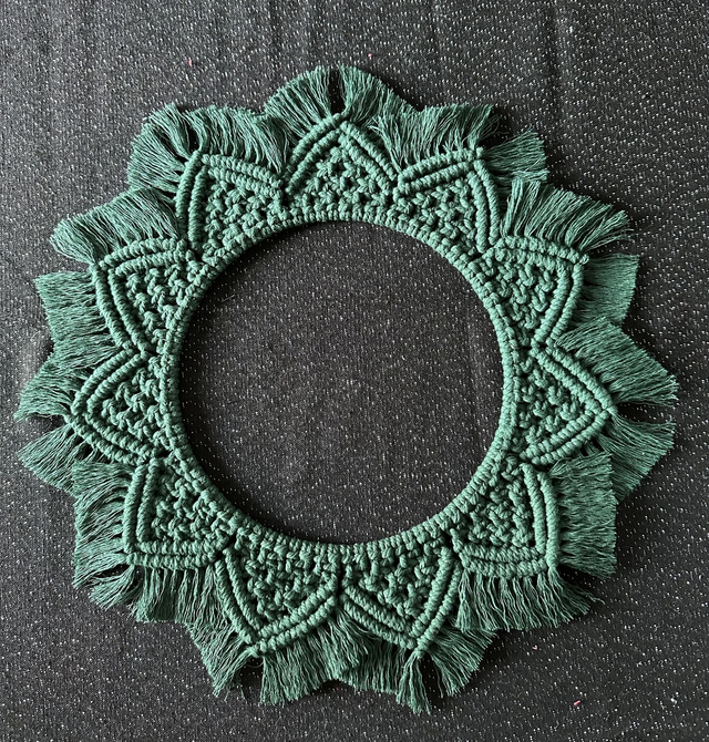 Macramé - Grande couronne MANDALA - VERT FORÊT