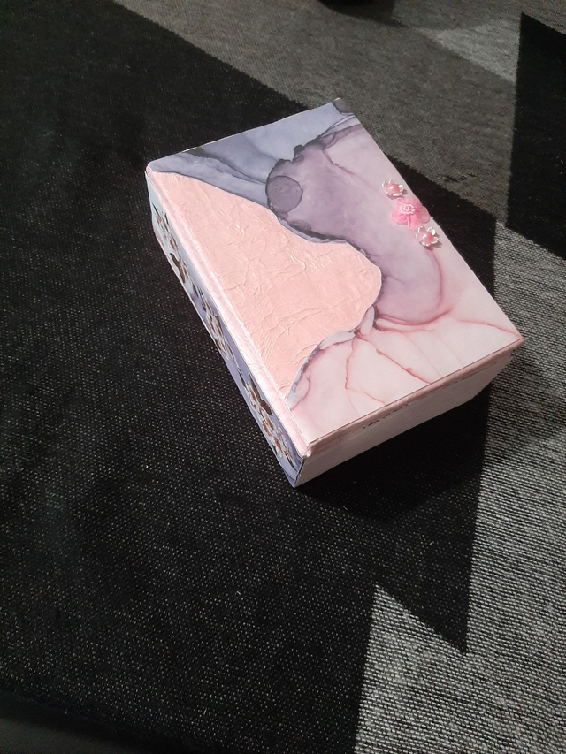 Boîte rose  décorative  de rangement en forme de livre	 boîte à bijoux		