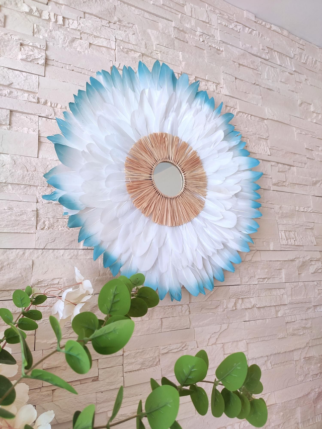 Jujuhat plumes blanches et bleues et raphia naturel