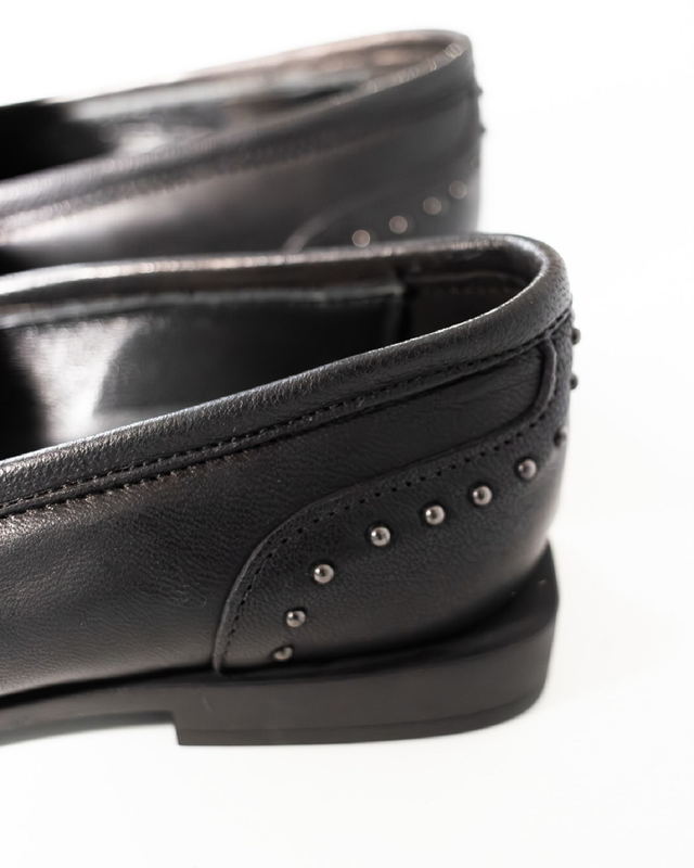 Mocassini in nappa con borchie