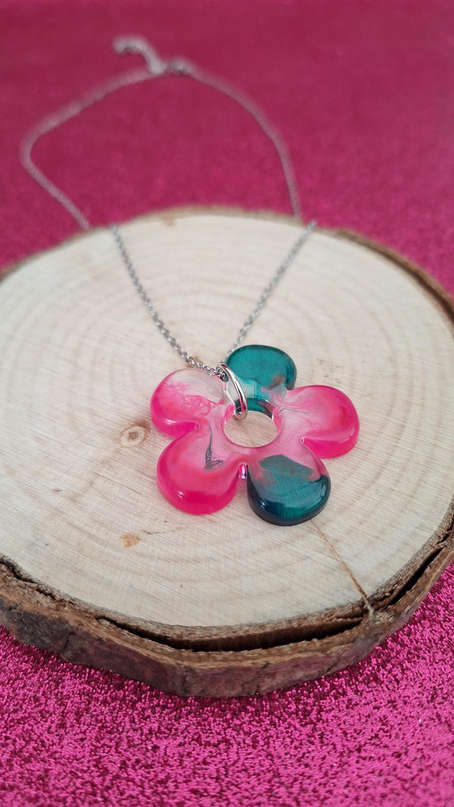 Collier argenté fleur rose/verte