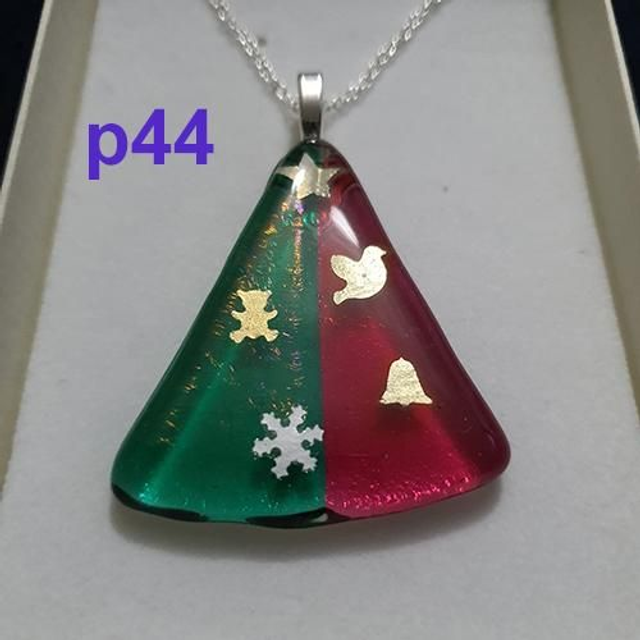 Big Xmas glass pendant with chain p44