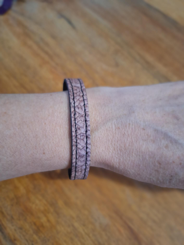 Bracelet en cuir de saumon