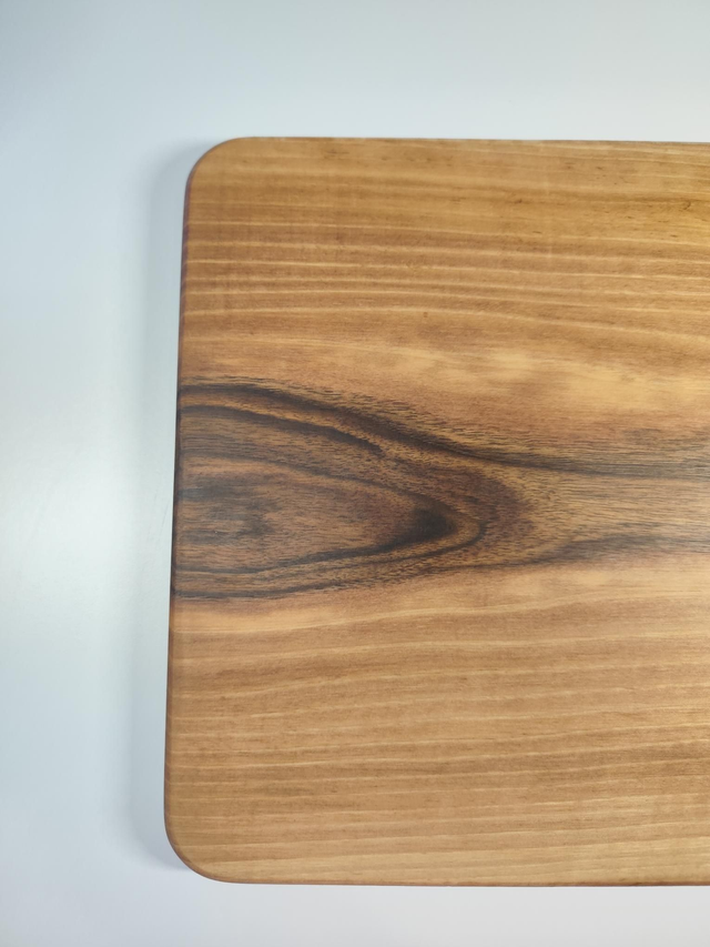 Planche carré Anterne en noyer . 33 x 33 cm