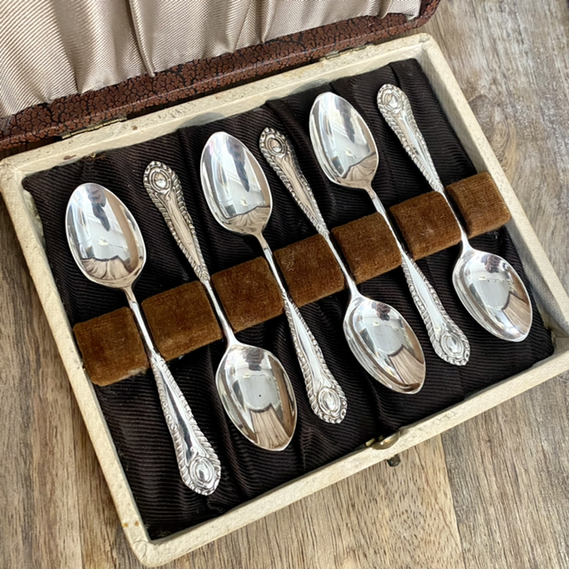 Coffret 6 pièces en argent 