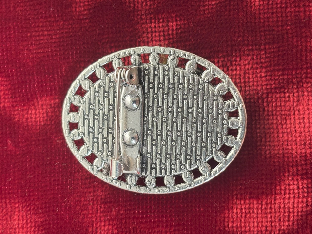 Bird in Flight 1 - woodland textures brooch