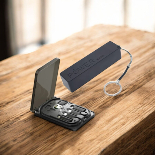 Power Bank 5V 3500 mAh Akku und 4 in 1 USB Ladekabel-Box