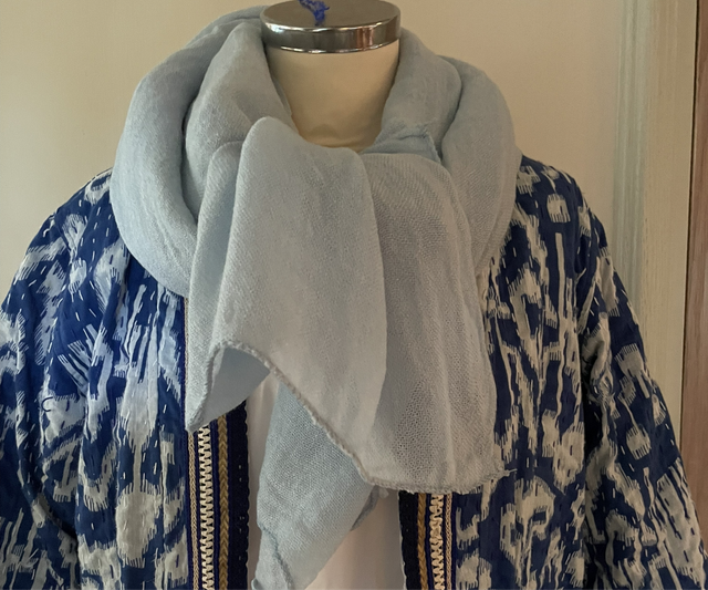 Heerlijk zachte baby blauwe sjaal 210cm x 70cm 100%wol