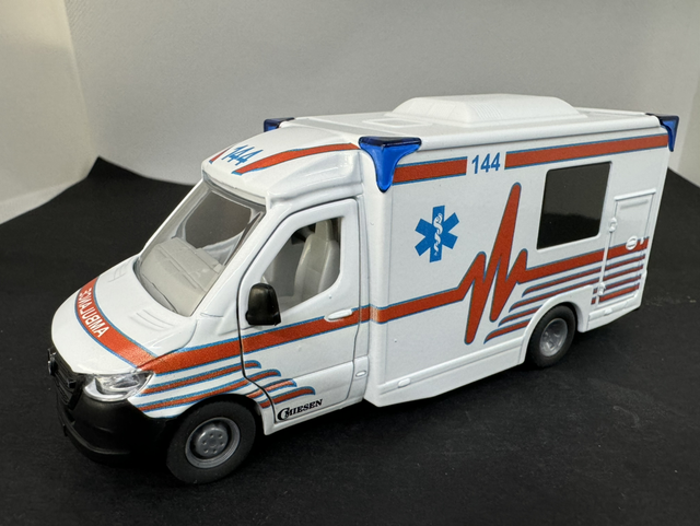 Mercedes Benz Ambulance Siku 1:50