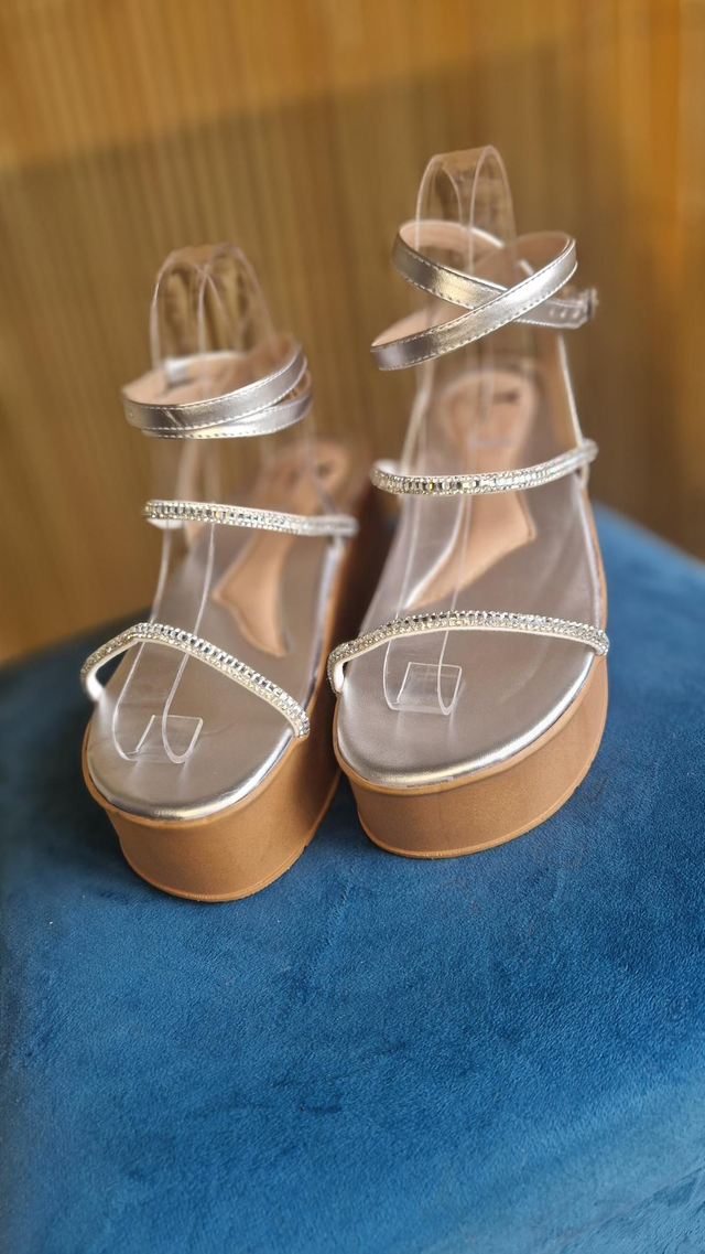 Lady Chill in SILVER đ«