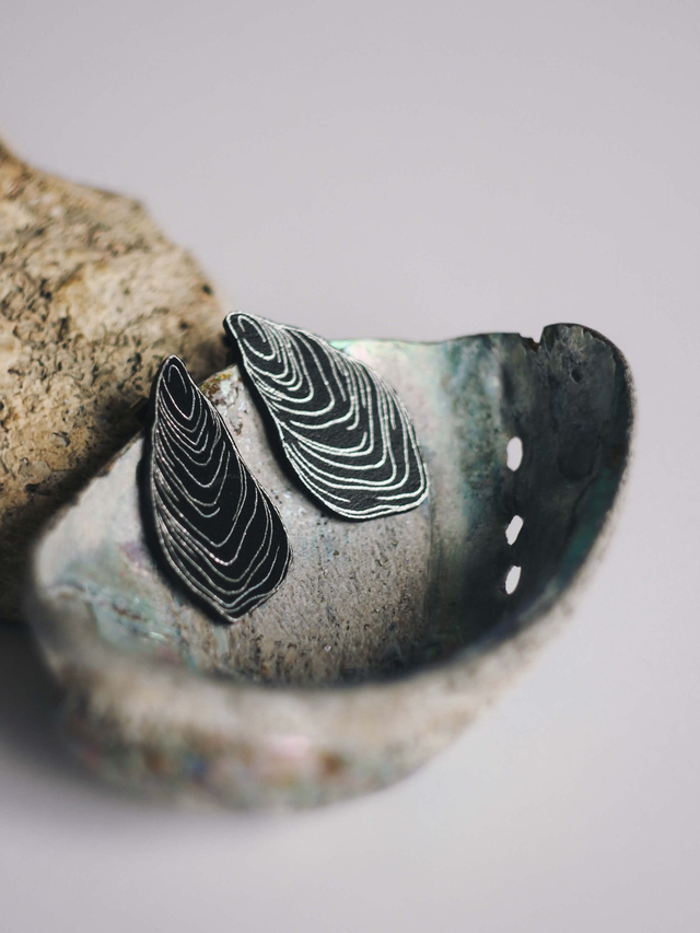 Kolczyki sztyfty ostrygi