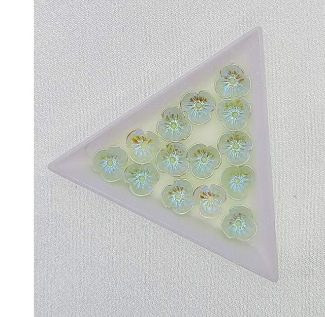 Acrylblumen, Hellgrün