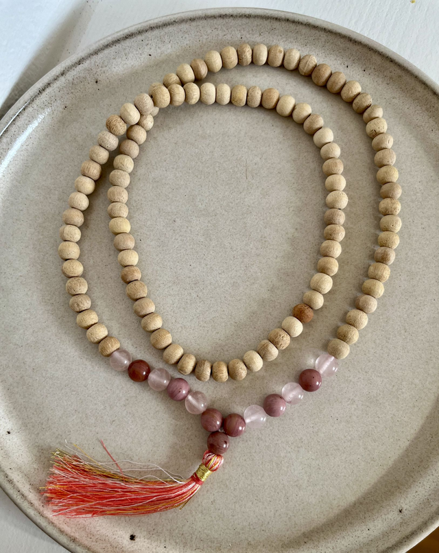 Open Heart - Dein Tulsi Rosenquarz & Thulit Mala