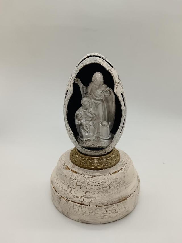White/ cream nativity in a Goose egg 