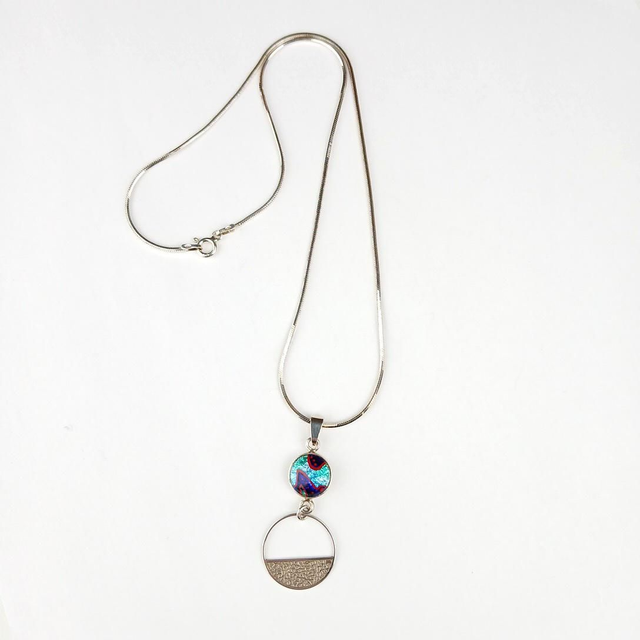 Collier "Cercle Martelé" en émail sur cuivre et sur feuille d'argent