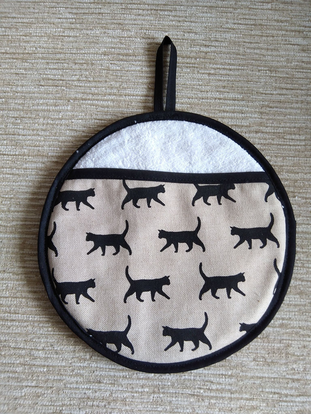 Round Hot Pot Grab Mat in Black Cats Walking Fabric heat resistant wadding filling and hanging loop