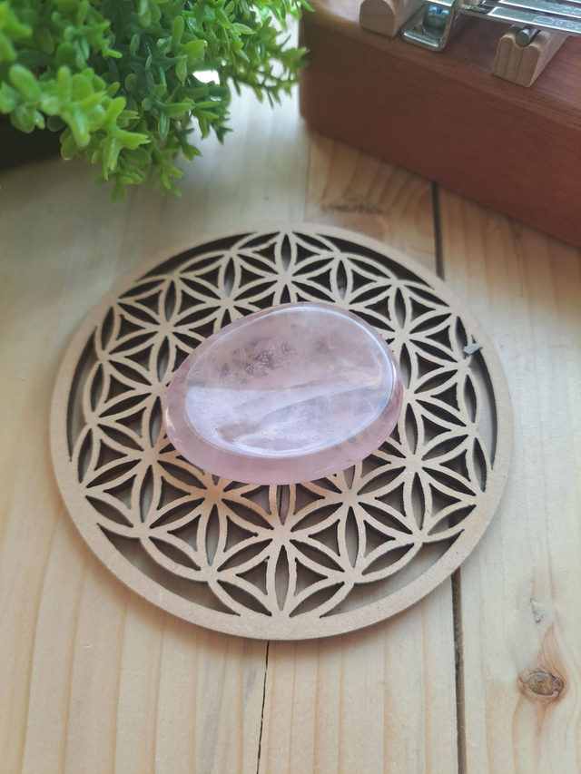 Galet anti-stress quartz rose