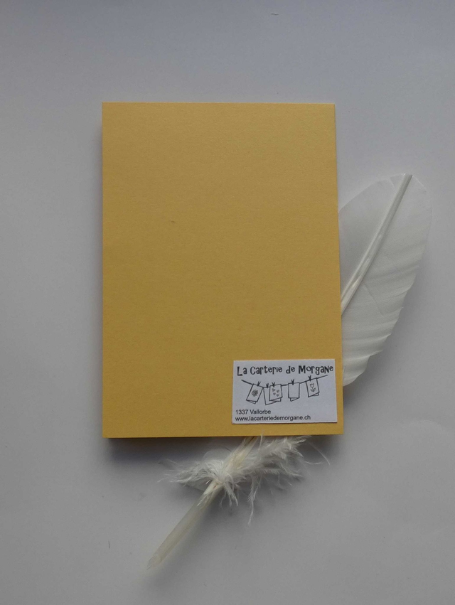 Jolie boule de Noël dorée