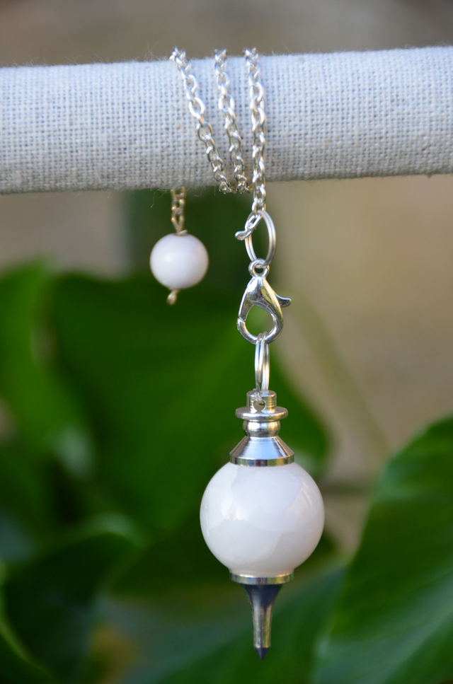 Pendule Agathe blanche polie