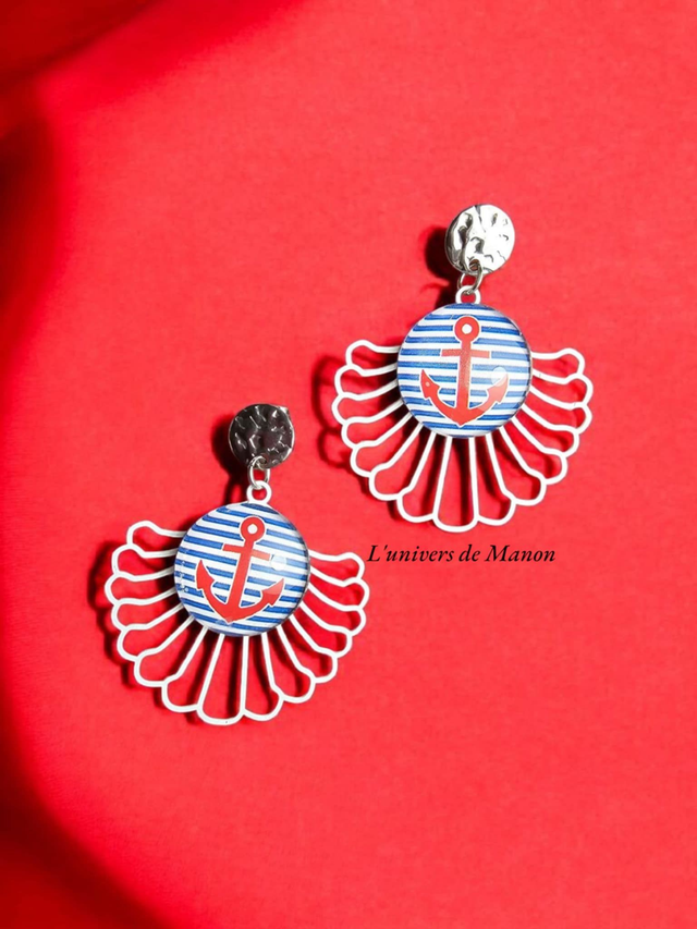 Boucle d&#039;oreille unique  