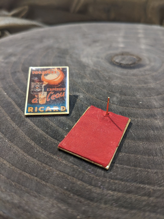 PRECOMMANDE - "L'apéritif à l'Eau" - Pins Ricard, Cuir de Vachette