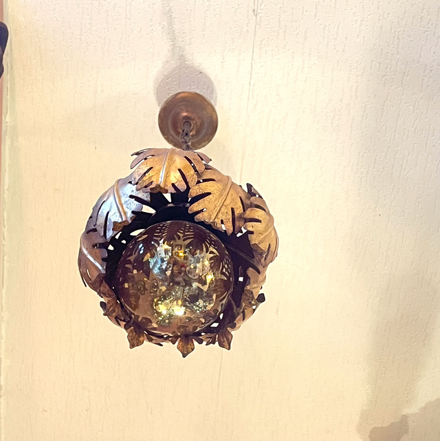 Goldene Pendelleuchte / Blätterleuchte  / Kugelleuchte