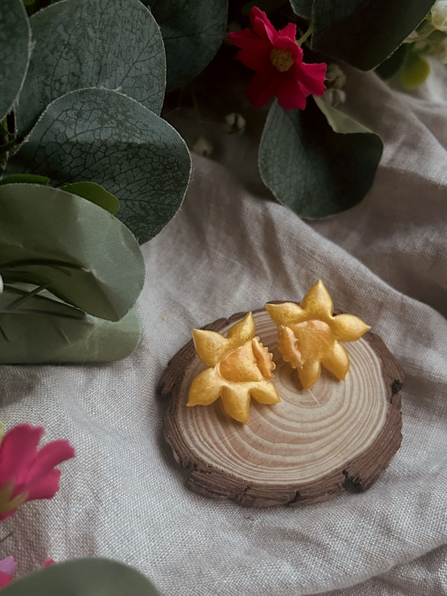 Daffodil Stud Earrings