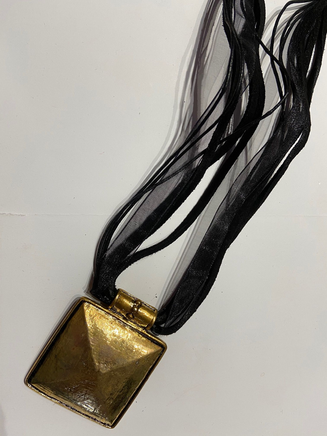 Gold tone Square ribbon  necklace