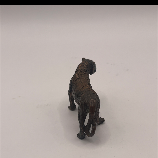 Bronze Tiger Figurine – Miniature Animal Sculpture – Approx. 6.5cm