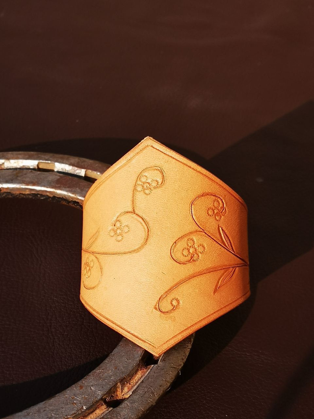 Bracelet &quot;Sylve&quot; - gravé fleuri