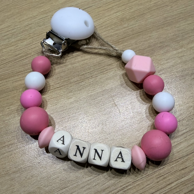 Attache tétine silicone personnalisée