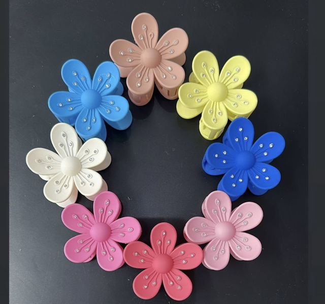 Diamanté Flower Hair Clip