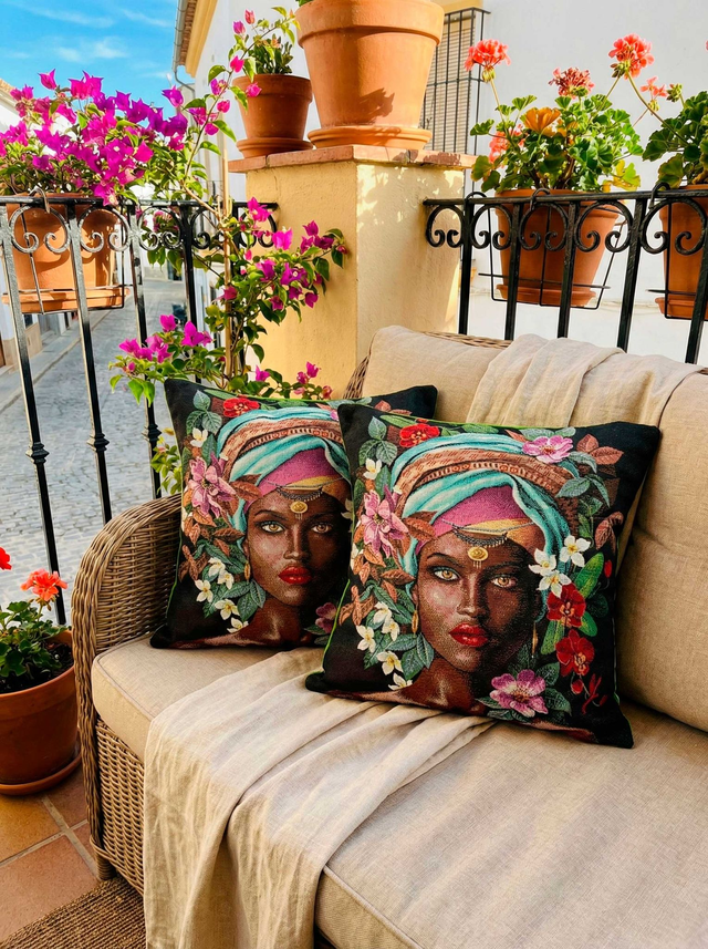 Funda de Cojín Artística "Retrato Tropical" - 45x45 cm - Reverso Verde Lima