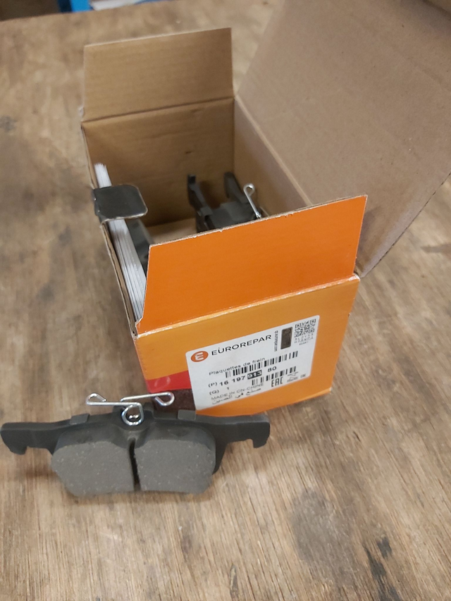 1619791380 - Jeu de 4 plaquettes de frein