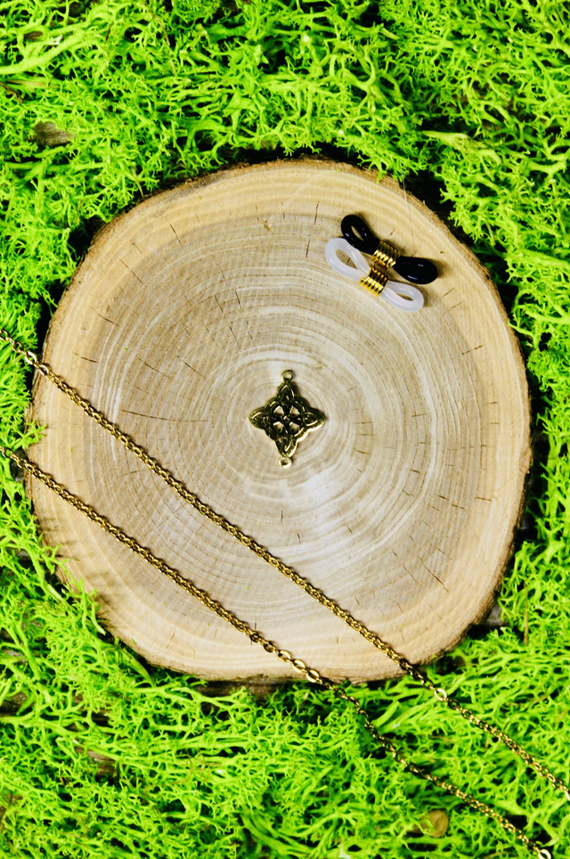 Chaine de lunettes intemporelle dorée personnalisée Noeud de sorcière