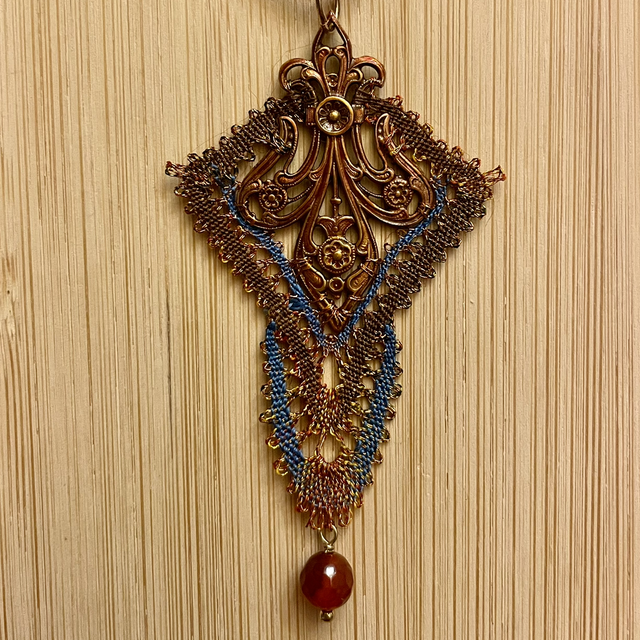 Pendentif Elfe - mordoré et brun