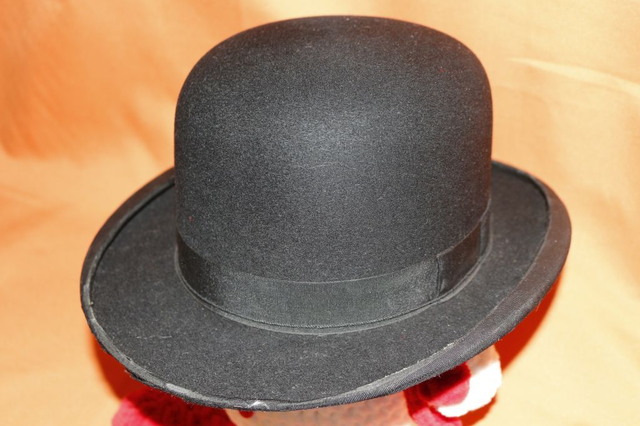 Melone, Bowler, Hans Krupica