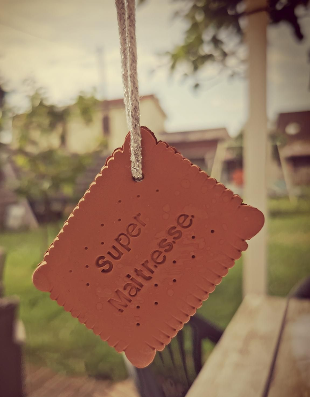 Suspension en argile &quot;super maîtresse&quot; 