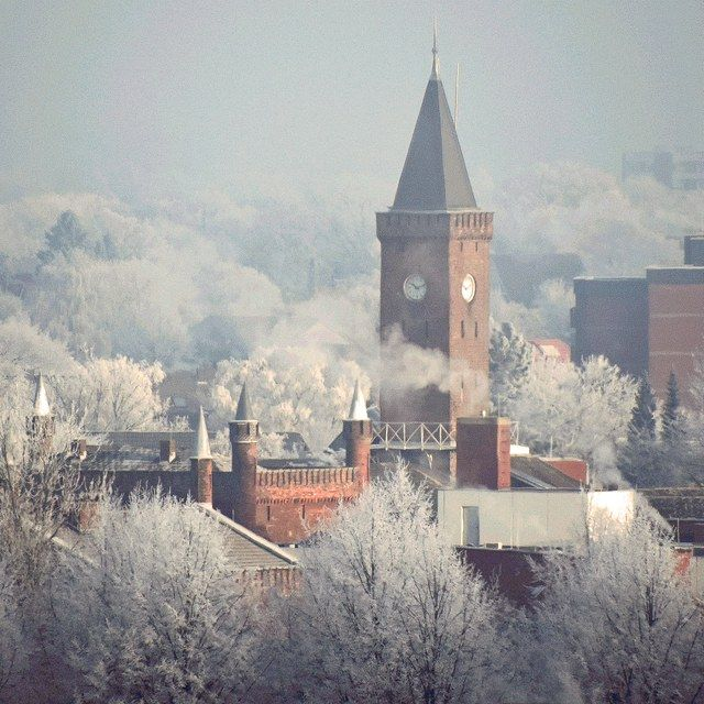 Turm im Winternebel