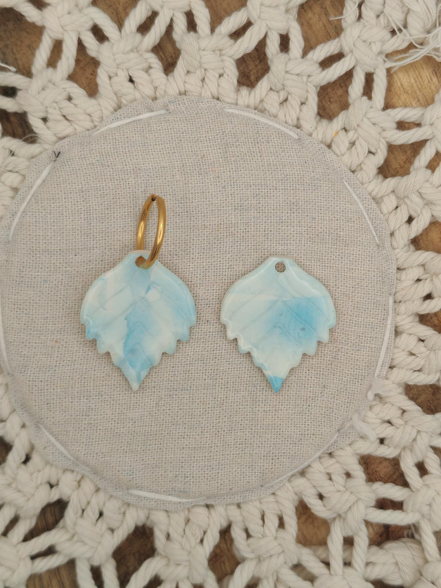 Feuilles bleu