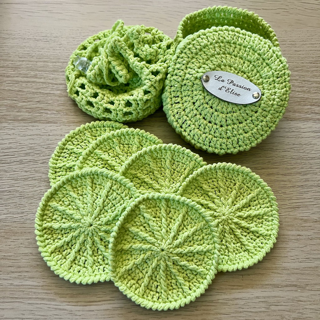 Cotons nettoyant/démaquillant avec boite de rangement et filet de lavage au crochet 