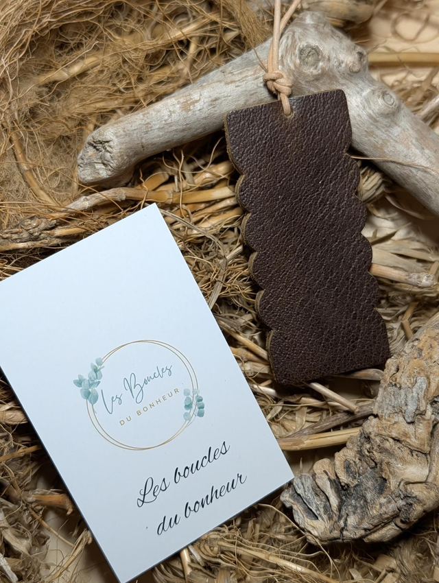 Marque page marron foncé 