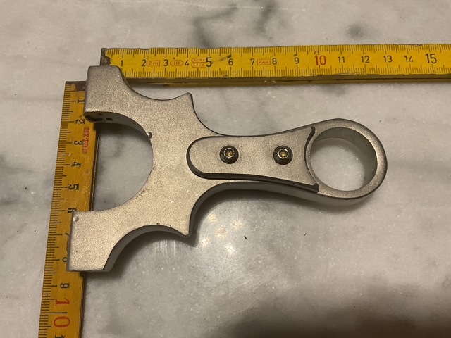 06B22 ... Lance pierre inox