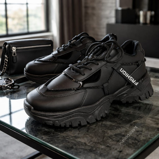 Sneaker (Gr. 40 und 41)