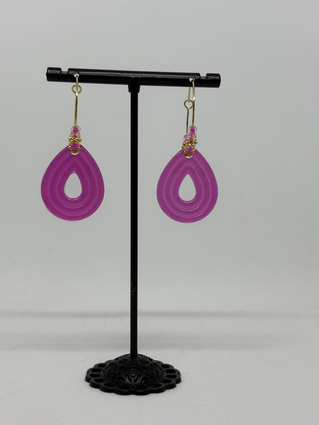 🩷Boucles d’oreilles créoles goutte fuchsia – Ref : 787