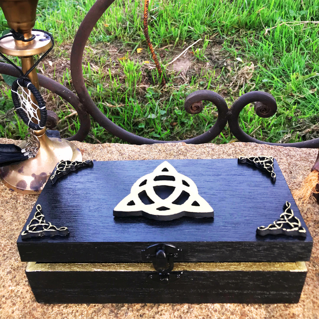 Boite Triquetra